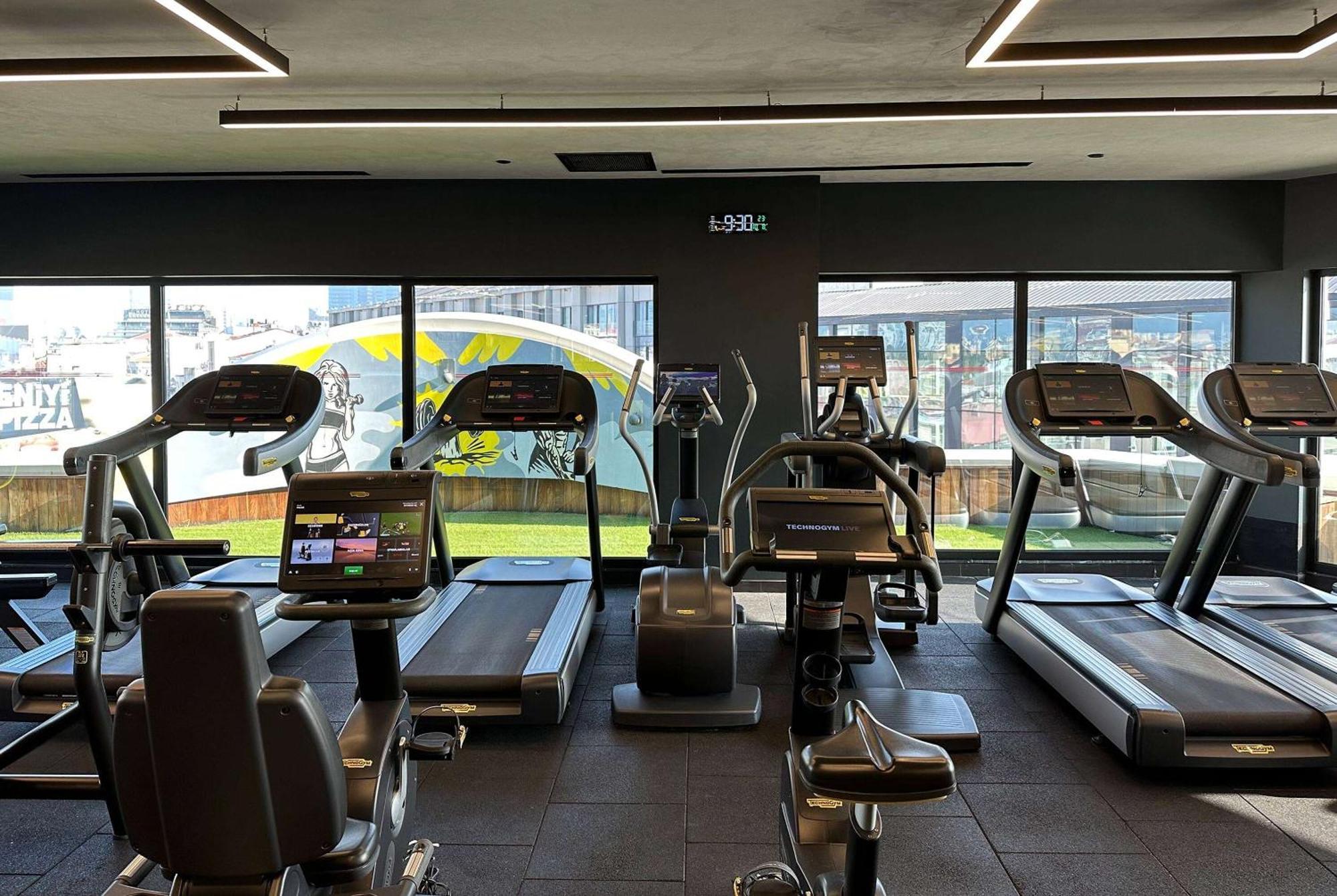 Hotel Ramada Plaza By Wyndham City Center (adults Only) 5*
