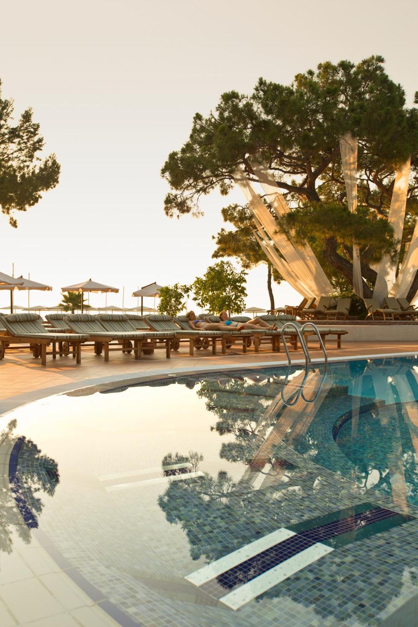 Robinson Camyuva - Adults Only 5*