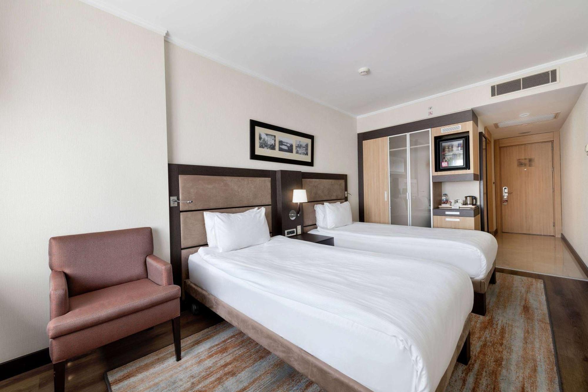 Ramada Plaza By Wyndham City Center (adults Only) Hotel