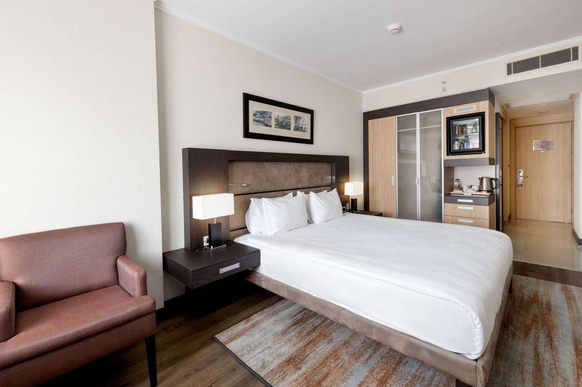 Ramada Plaza By Wyndham City Center (adults Only) 5*