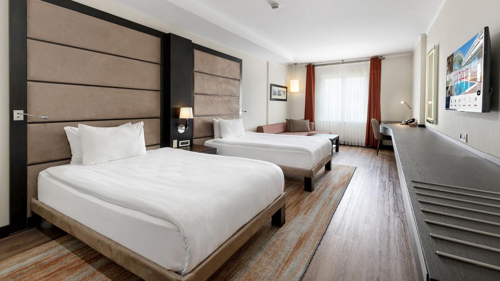Ramada Plaza By Wyndham City Center (adults Only) Hotel