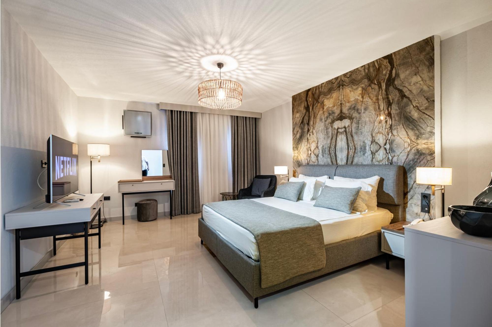 Babana Hotel 2*