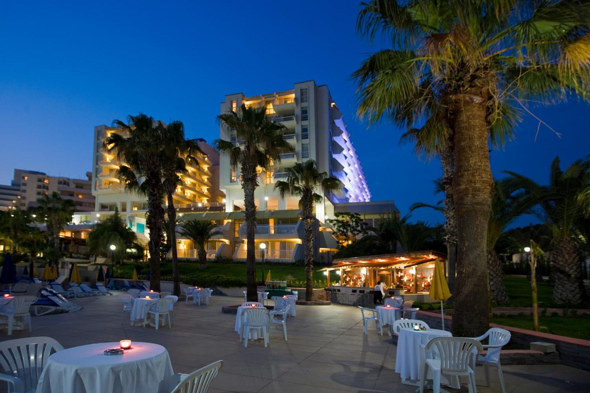 Hotel Fantasia Deluxe