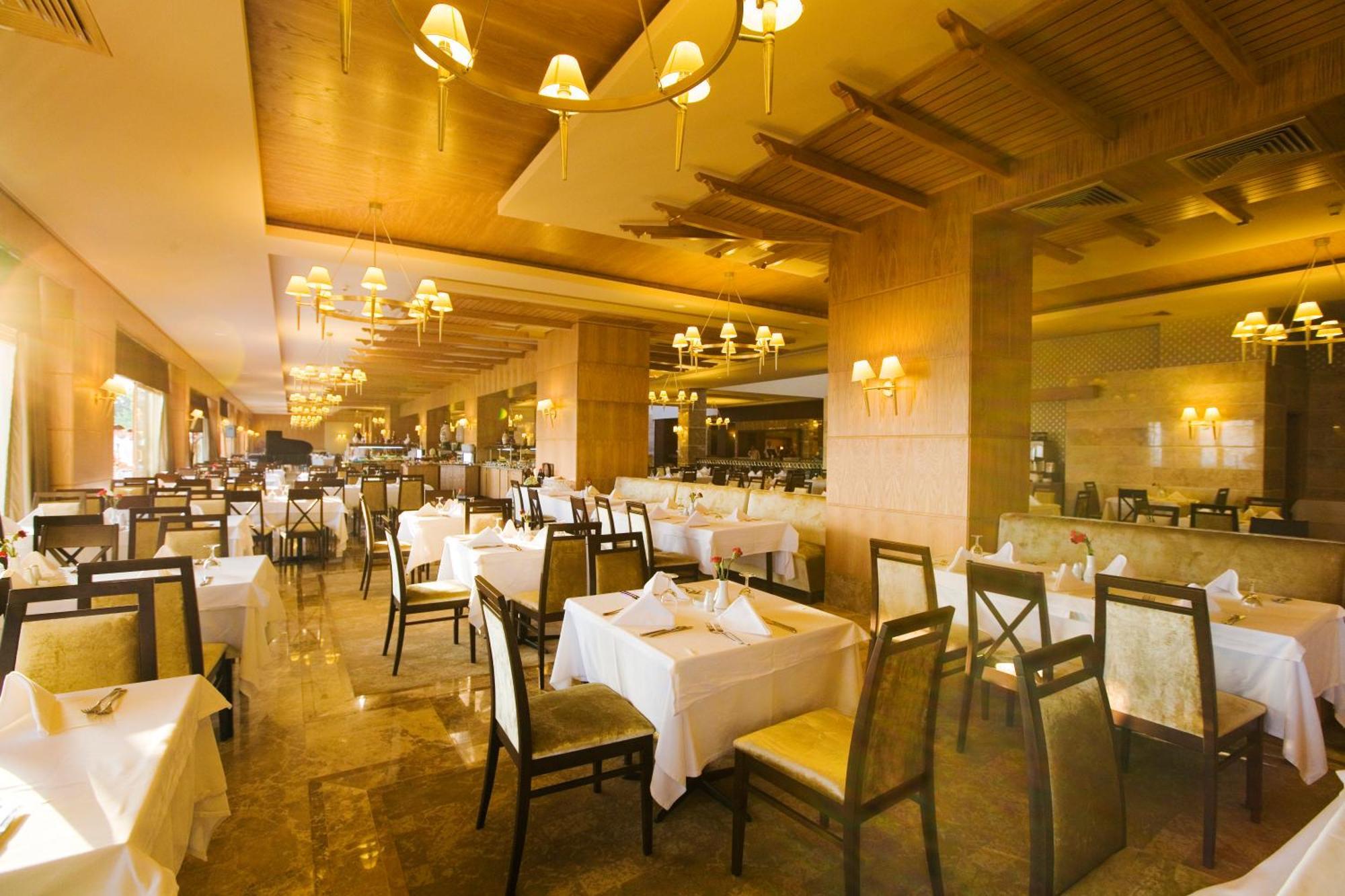 Hotel Fantasia Deluxe
