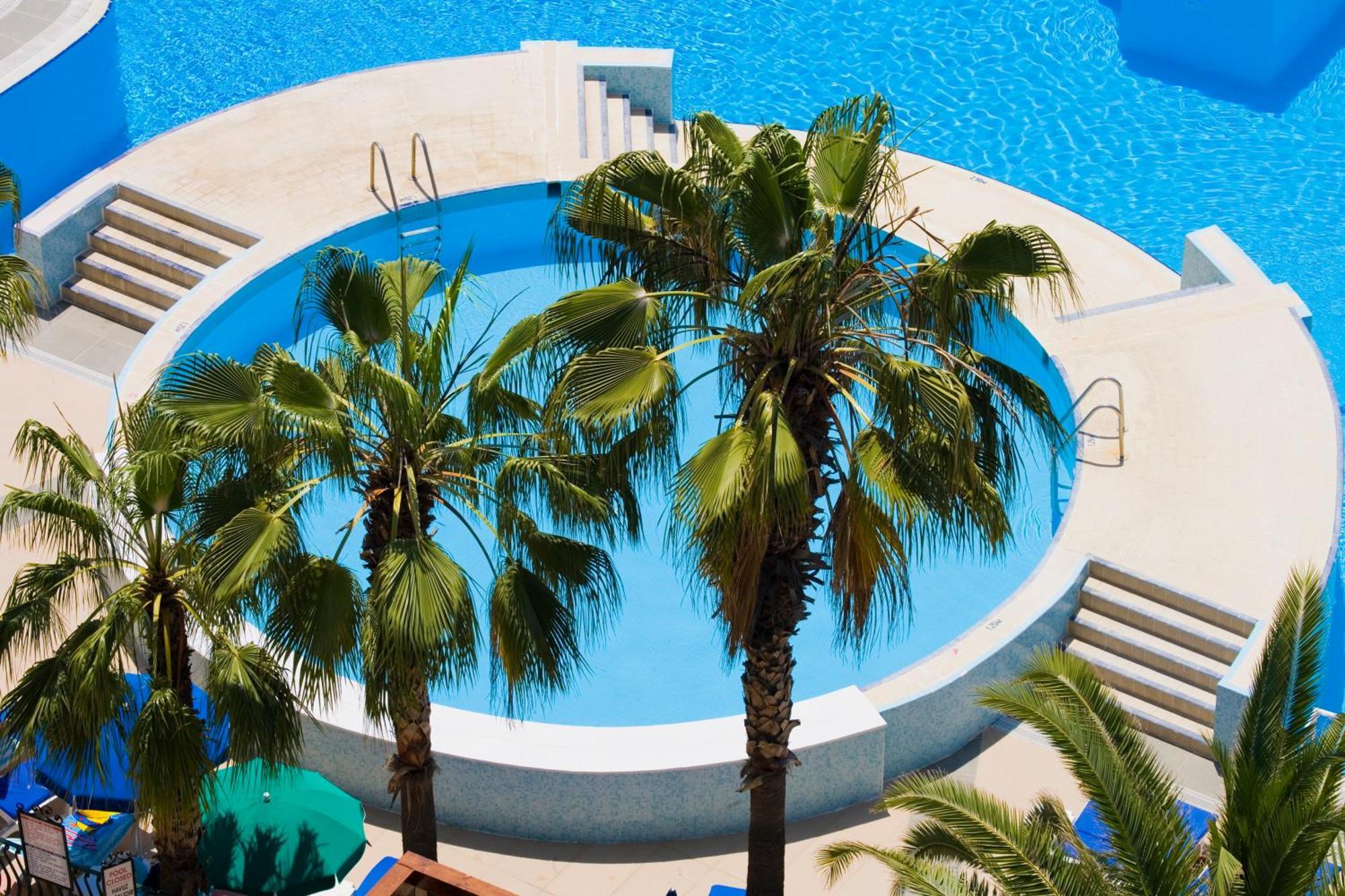 Hotel Fantasia Deluxe