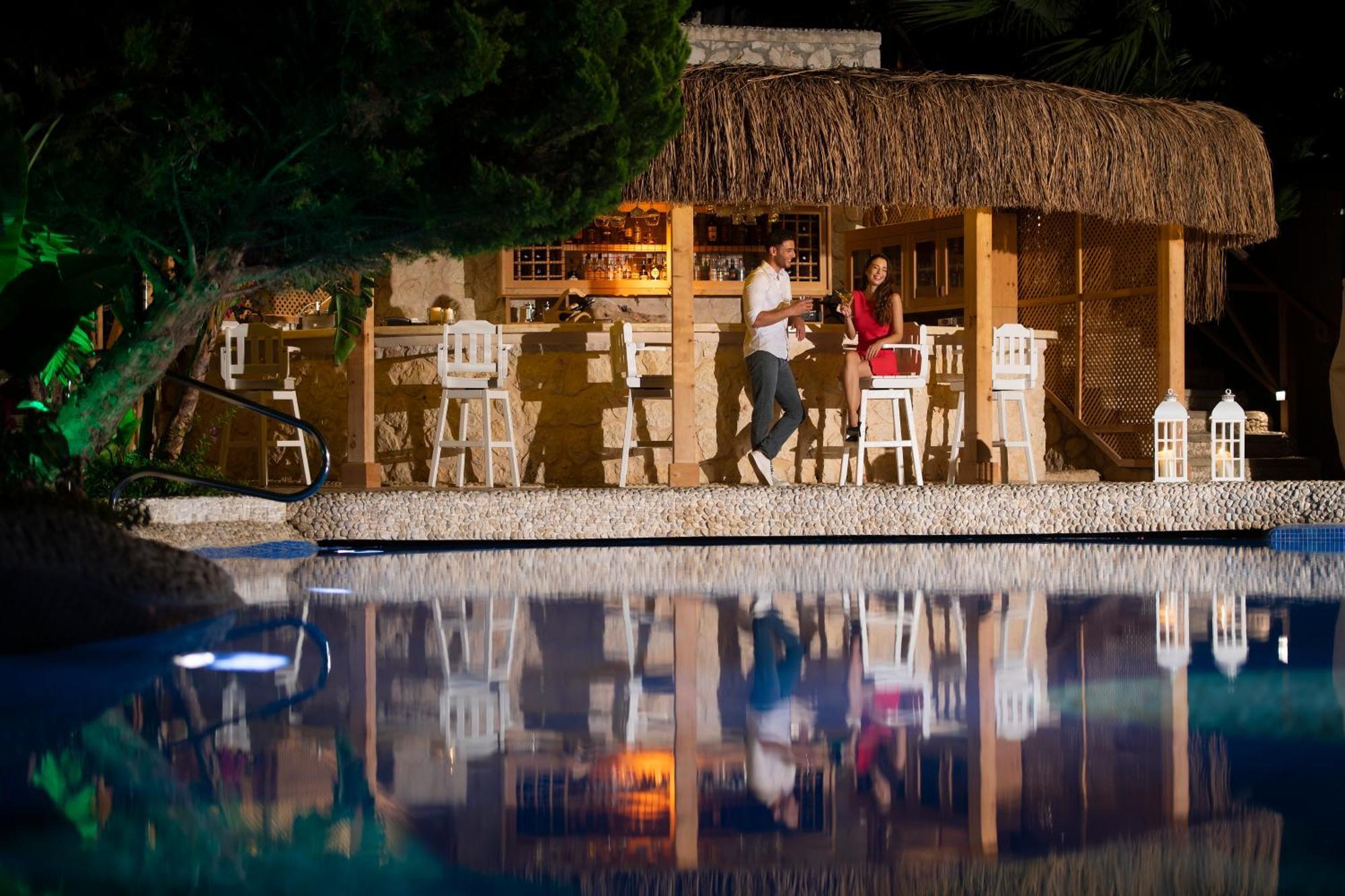 Hotel Peninsula Gardens (adults Only)