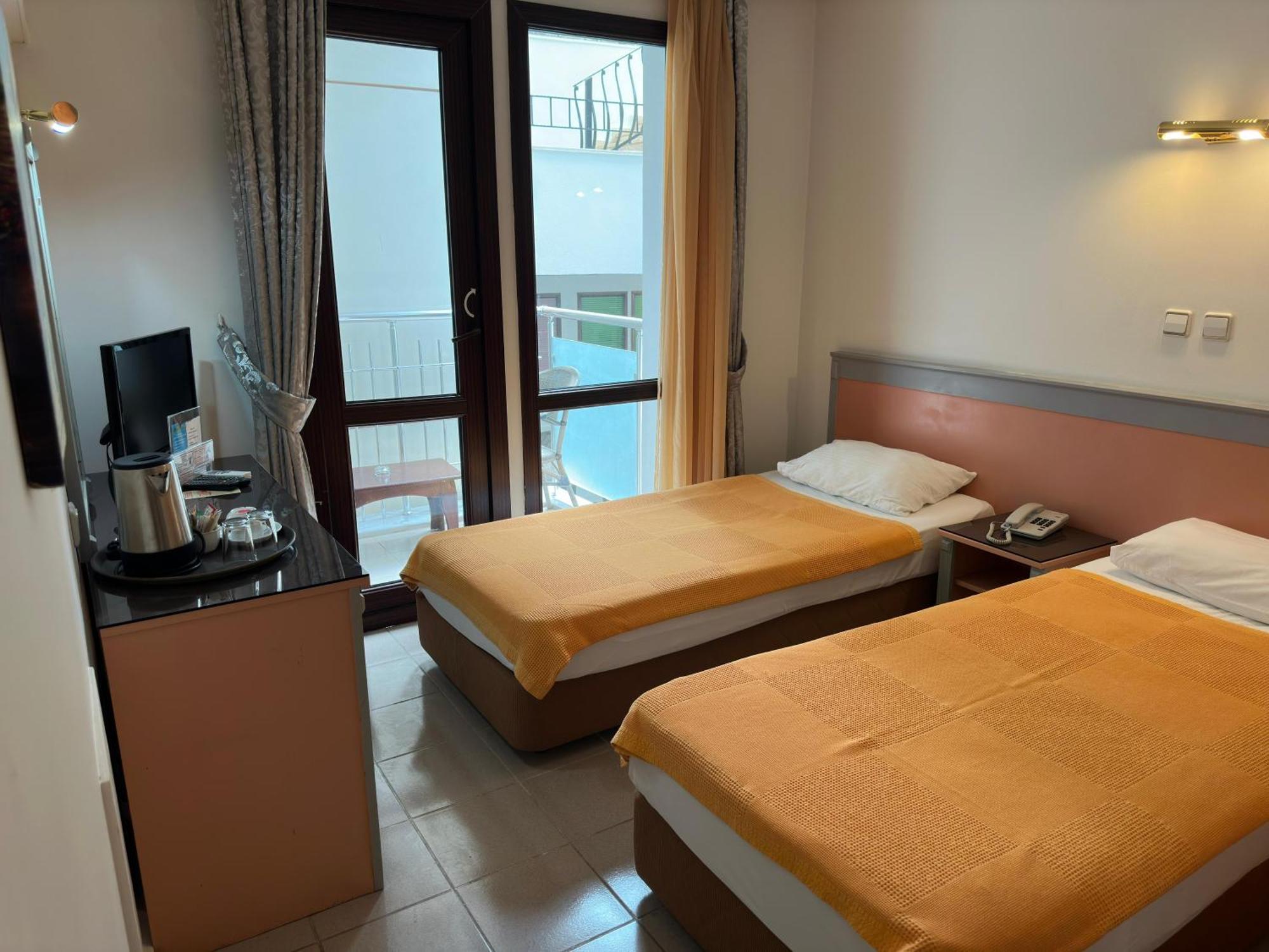 Ata Park Hotel 4*