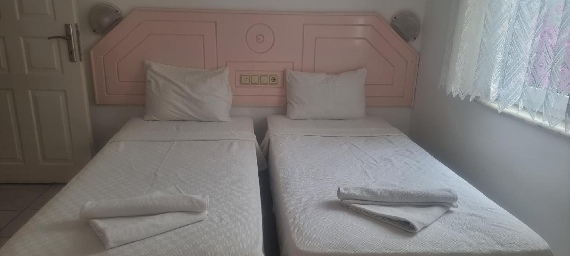 Pembe Koesk
