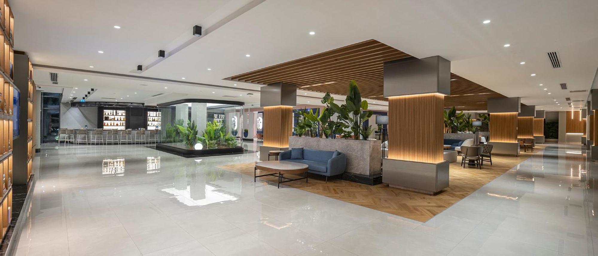 Hotel Berry Blue