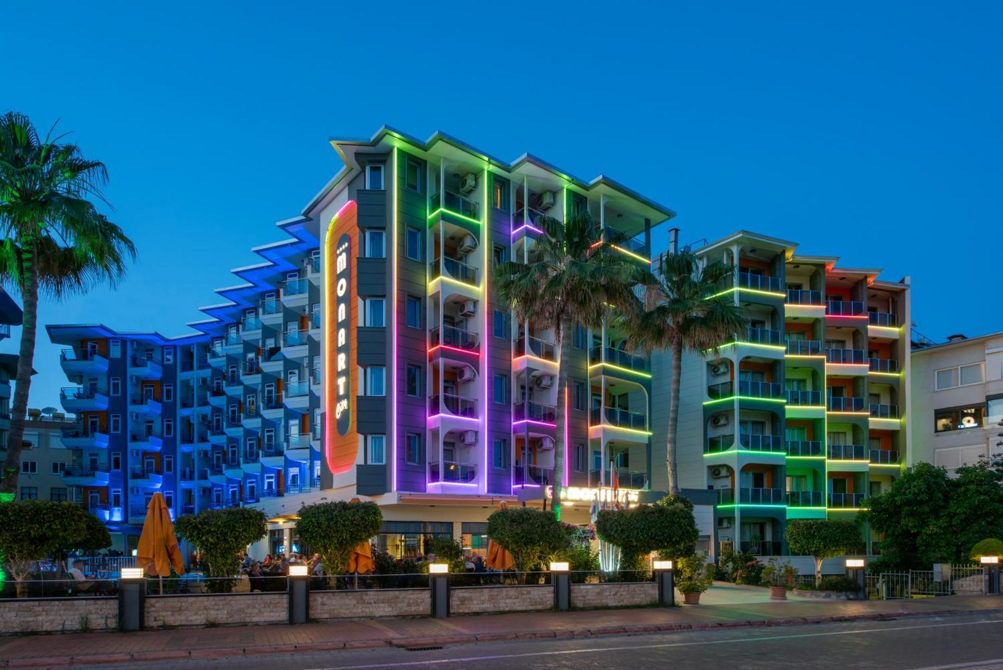 Hotel Monart 4*