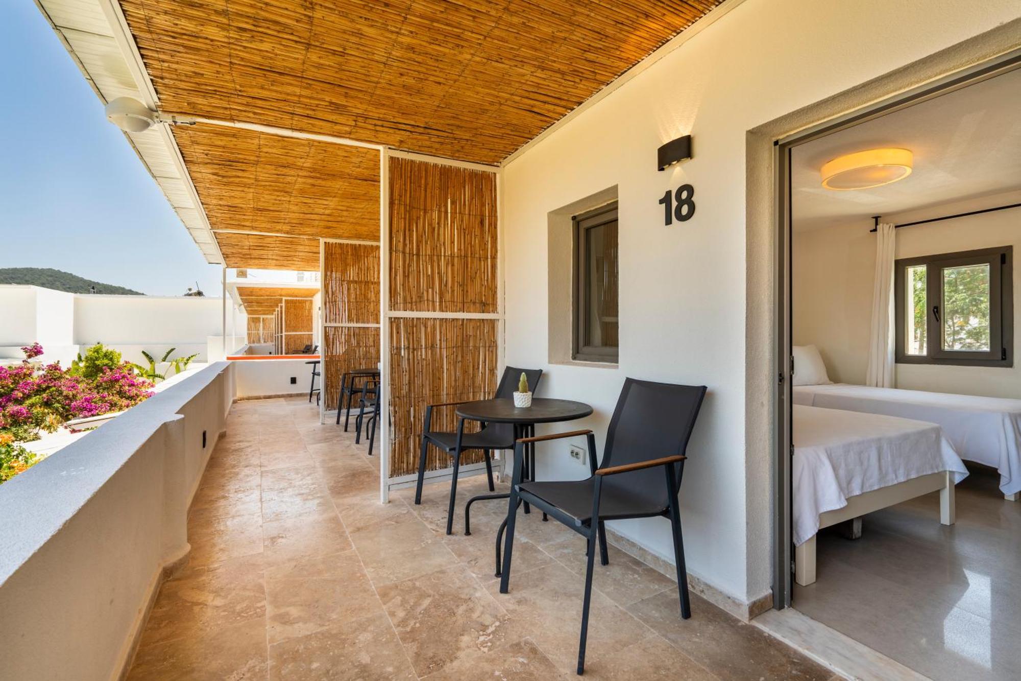 Hotel Daphnis 4*