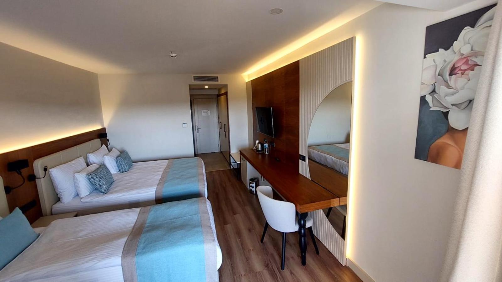 Hotel Moon Palace Side
