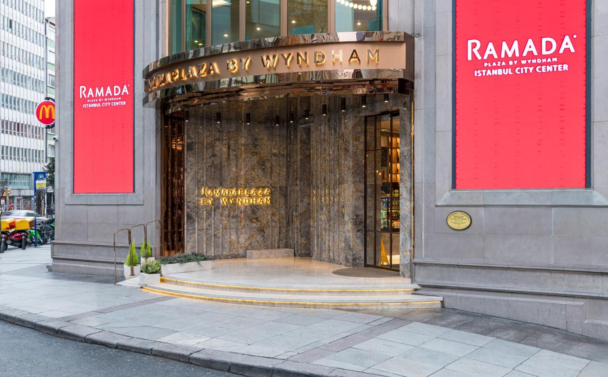 Ramada Plaza By Wyndham City Center (adults Only) 5*