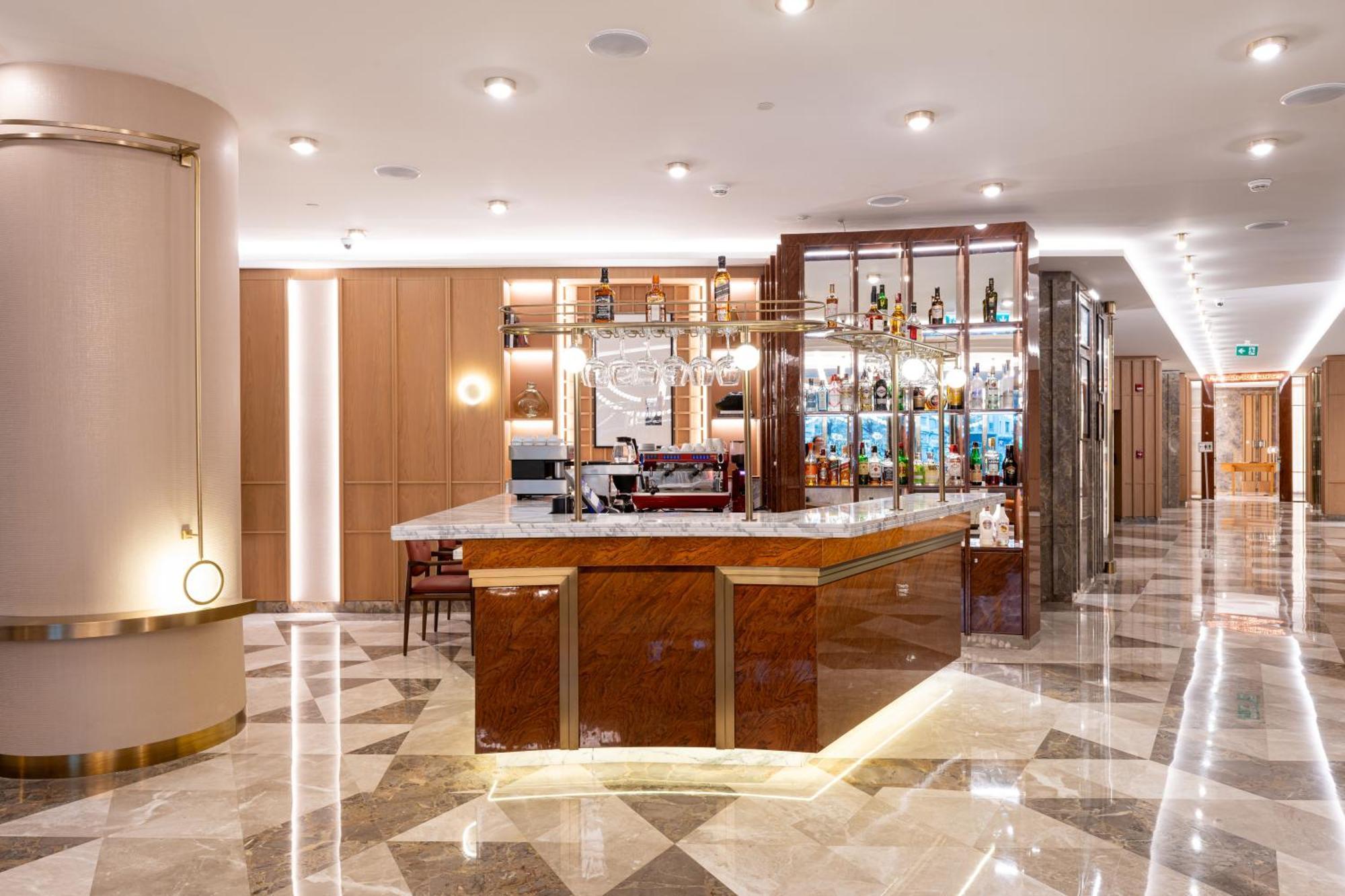 Ramada Plaza By Wyndham City Center (adults Only) Hotel