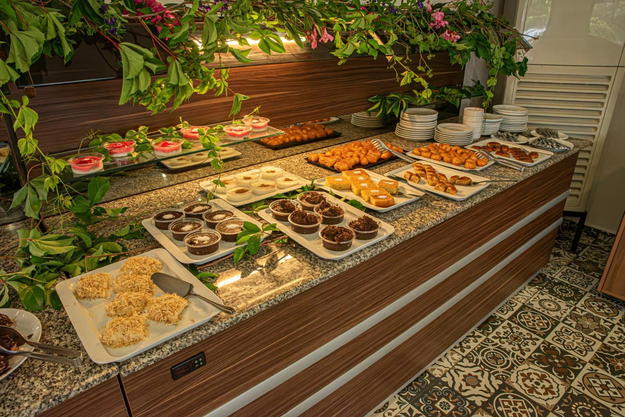 Hotel Katre 4*
