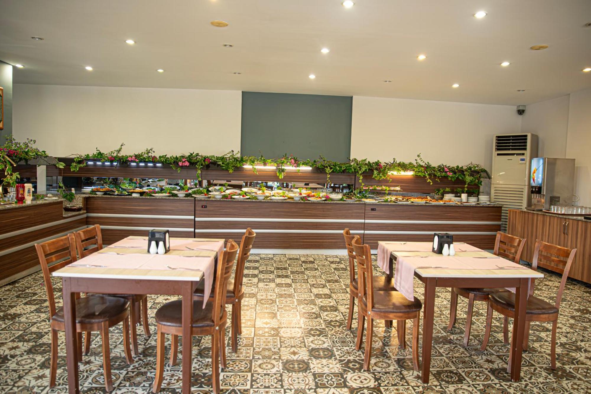 Hotel Katre 4*