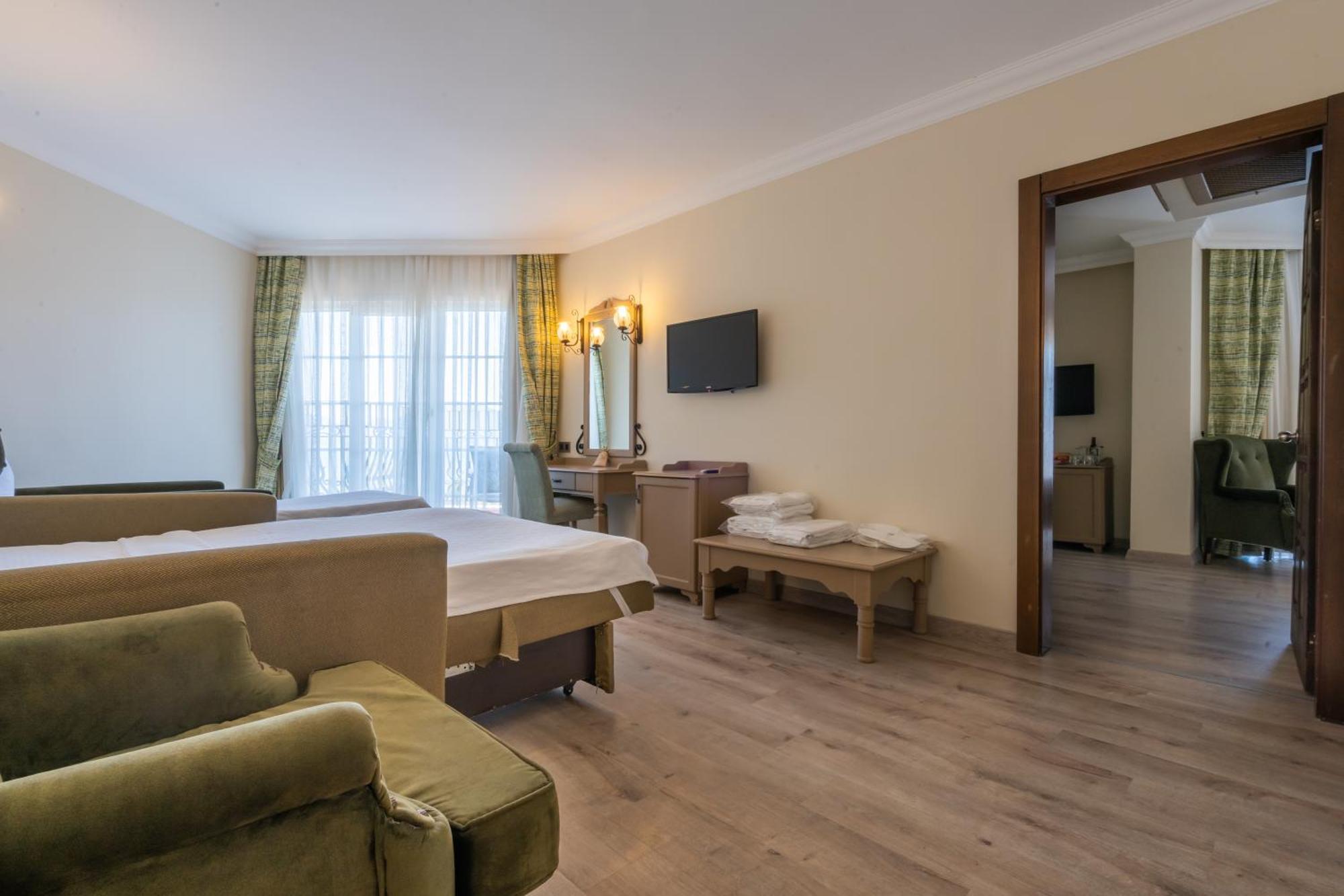 Grand Yazici Club Palace Resort 4*