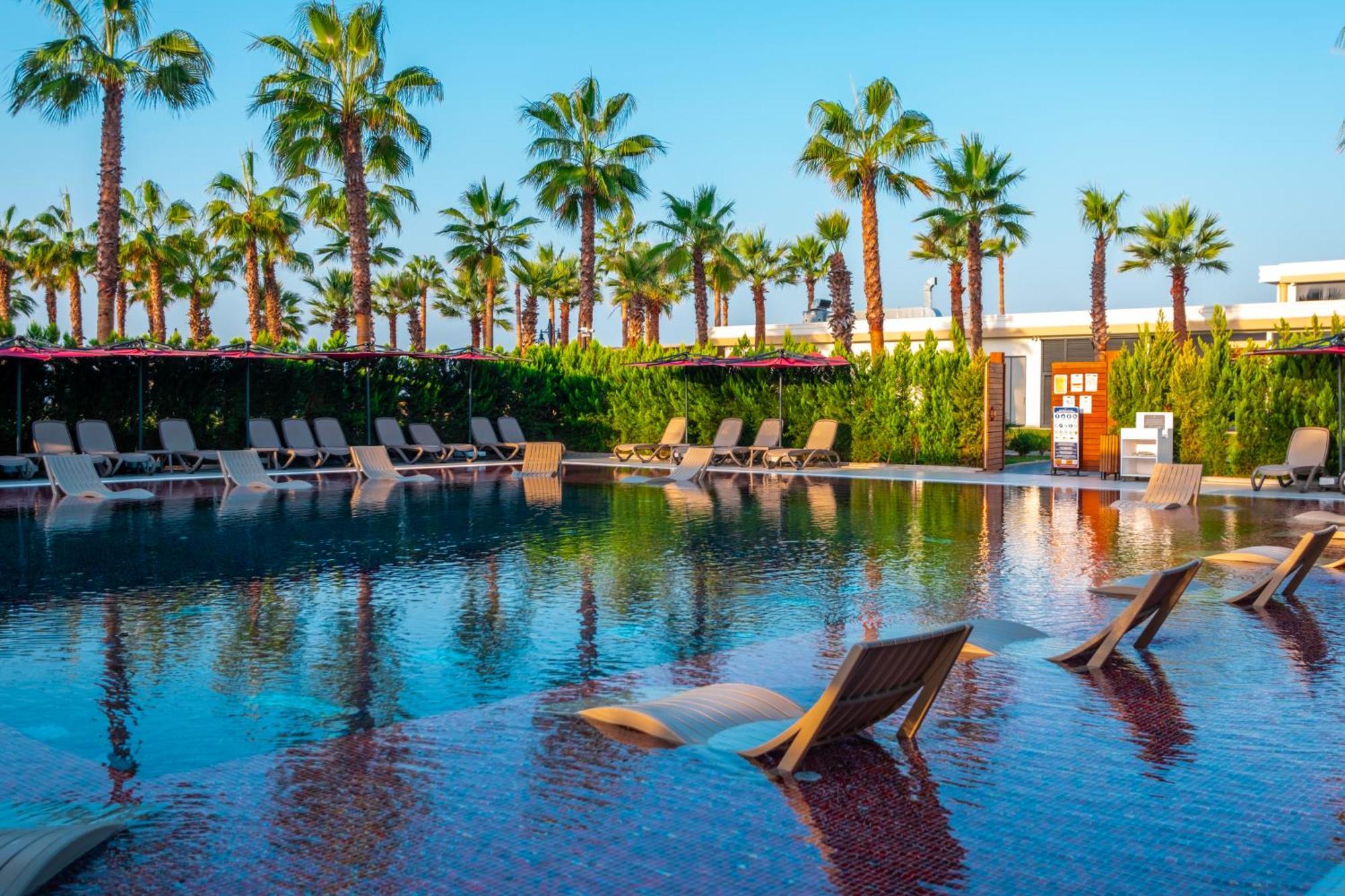 Serenity Queen Hotel