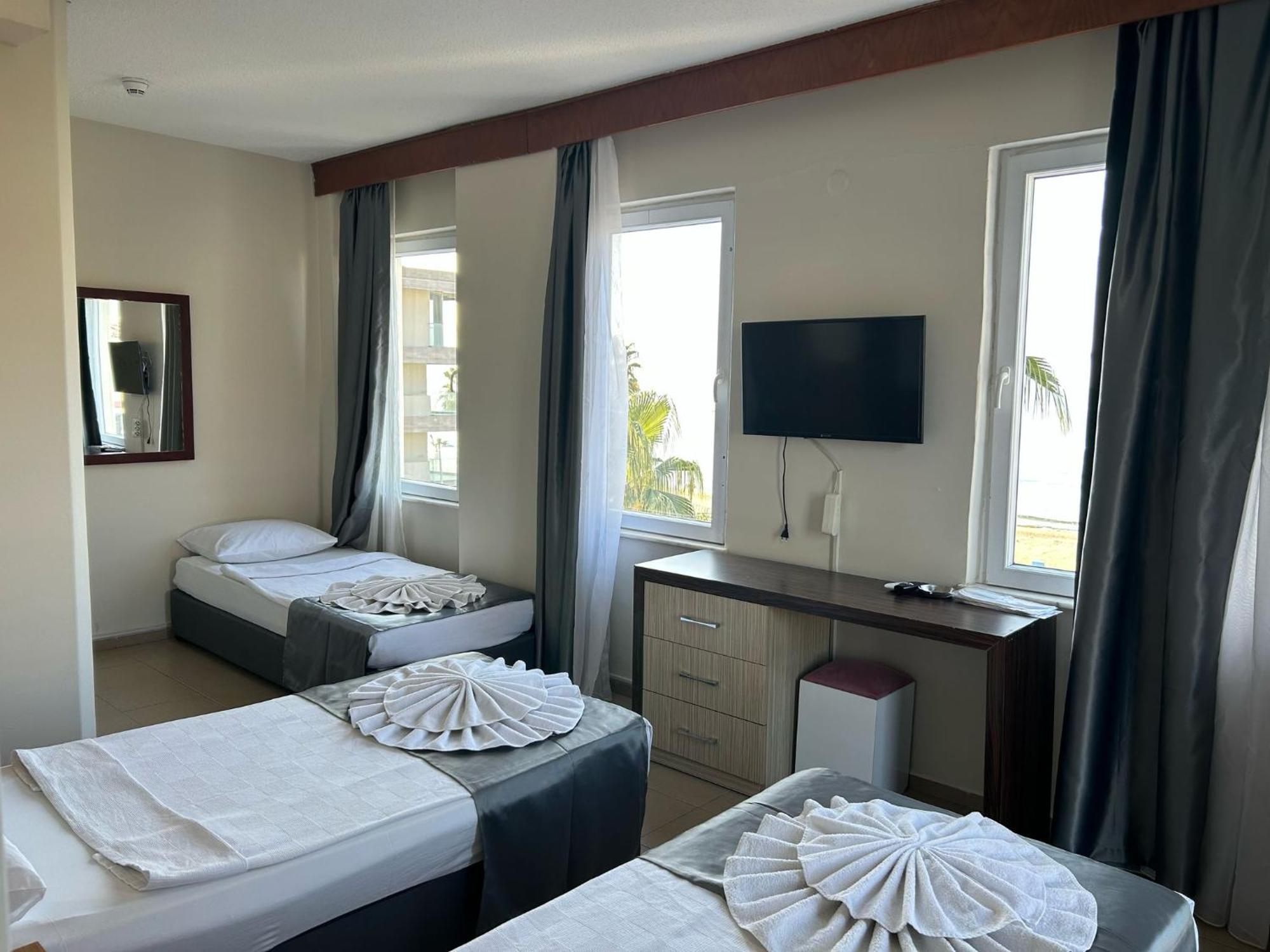 Hotel Rosella 3*