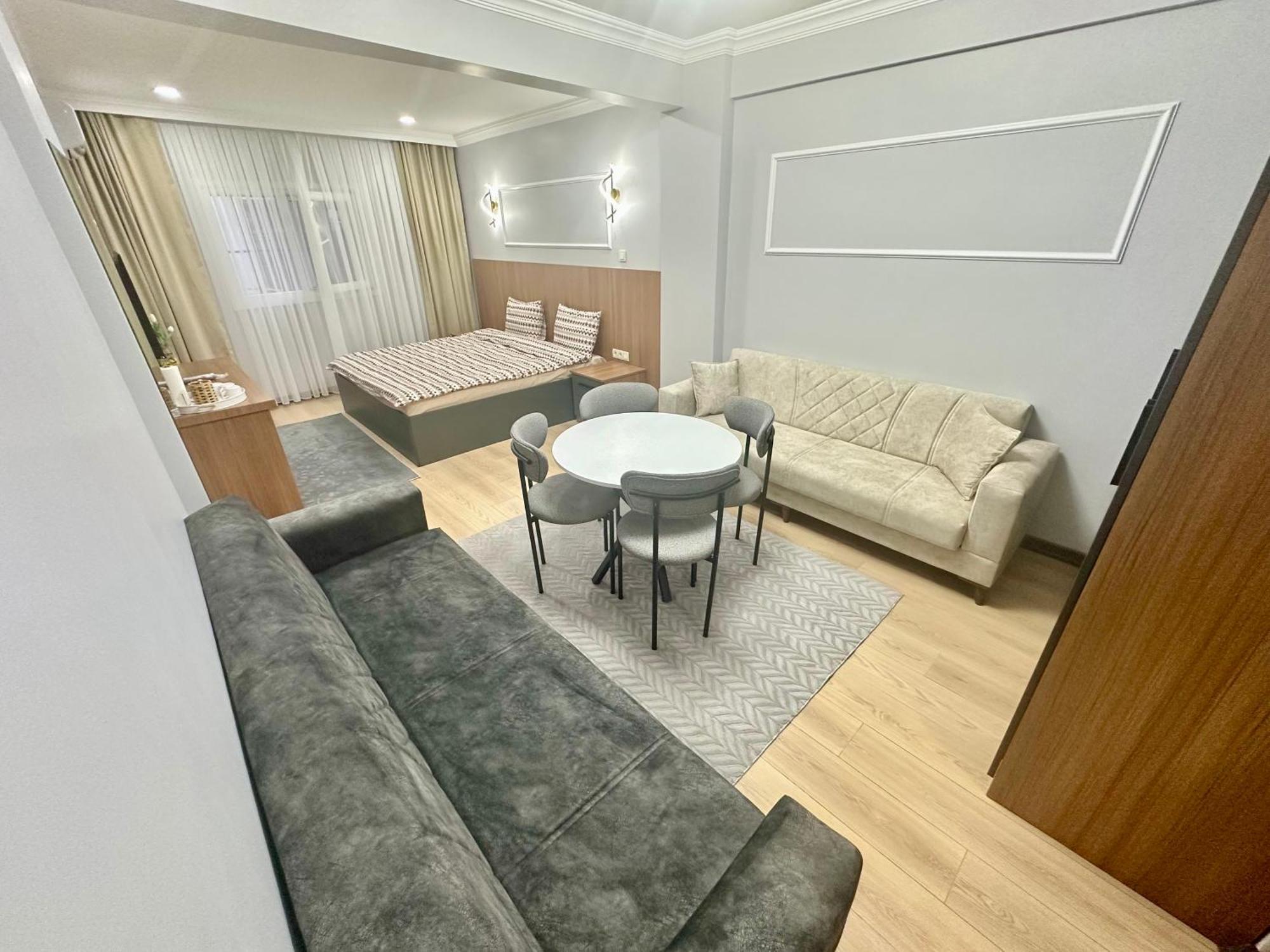 Apartment Asil House