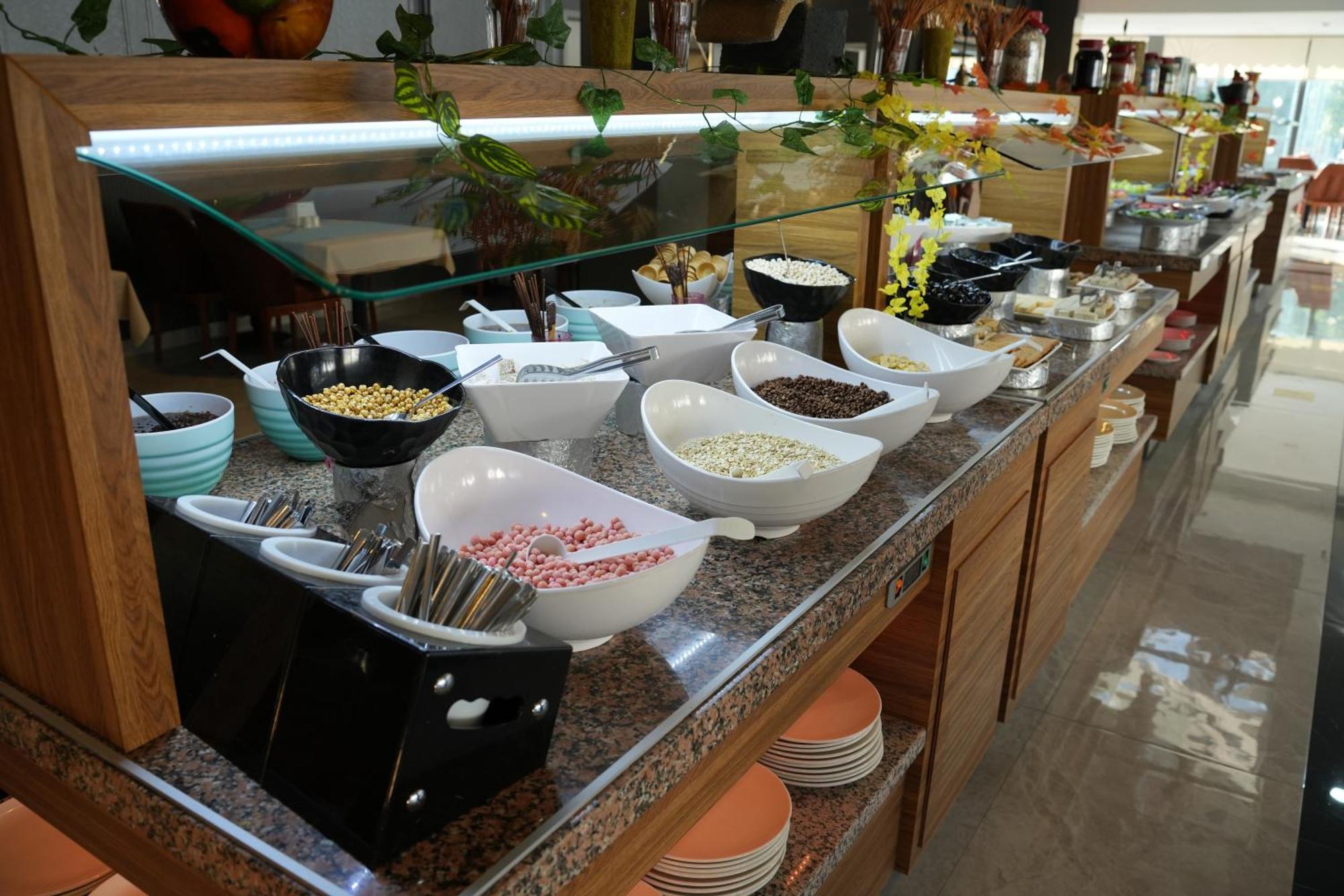 Hotel Ada Newday 3*
