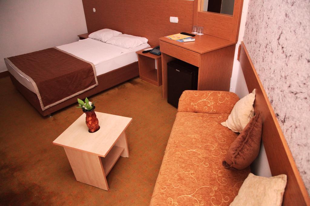 Orient 4*