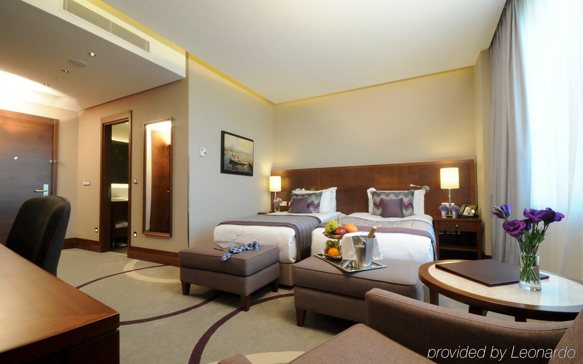 Hotel Crowne Plaza Oryapark By Ihg 5*