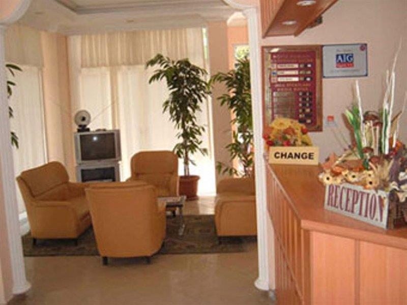 Mirage Apartment *