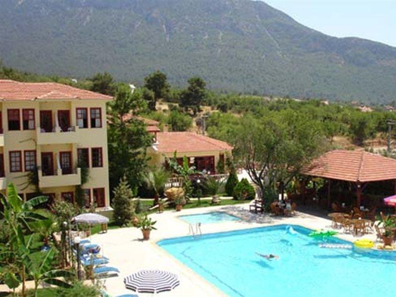Hotel Celay 3*
