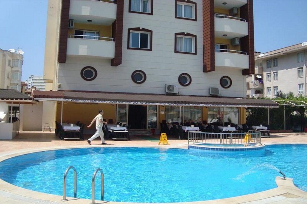 Aparthotel Golden Moon 2*