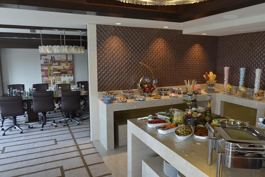 Wyndham Grand Europe Hotel 5*