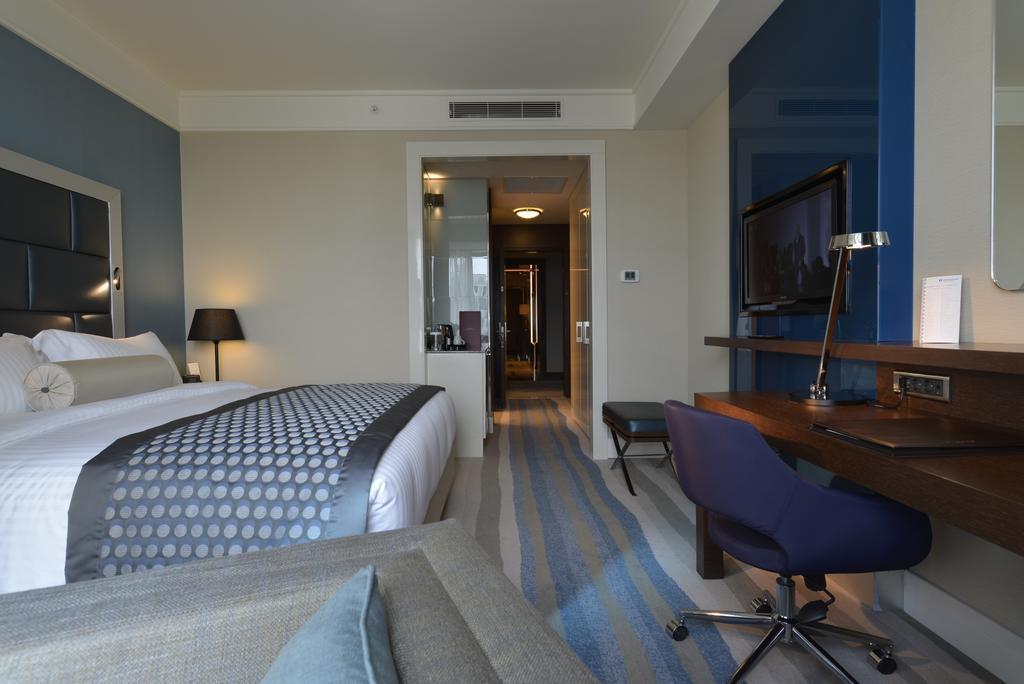 Wyndham Grand Europe Hotel