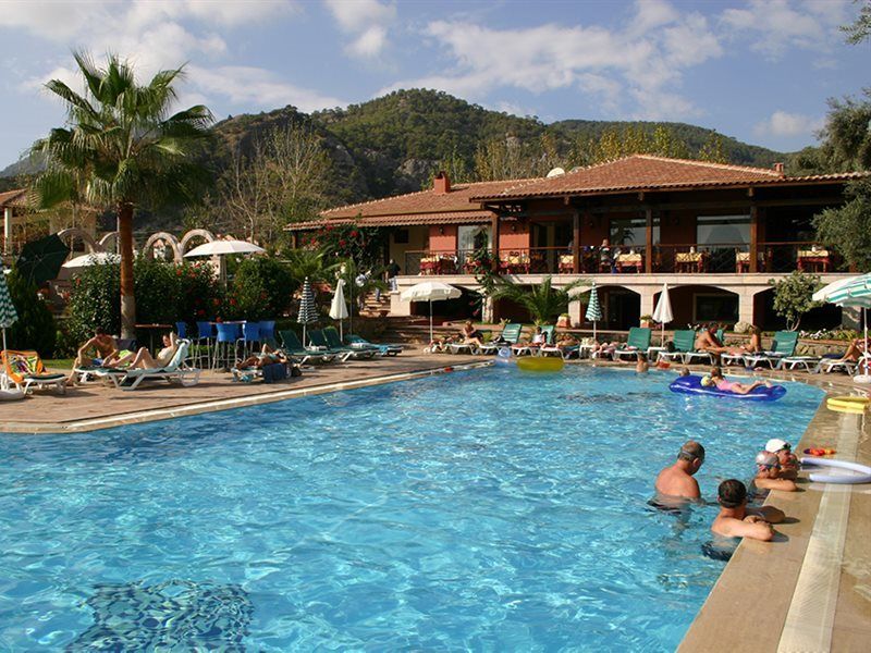 Hotel Katre 4*