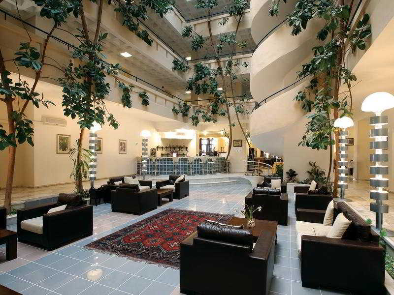 Hotel Random By Lookbookholiday 3*