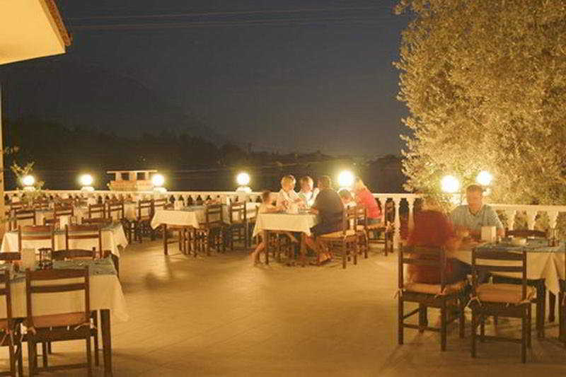 Hotel Celay 3*
