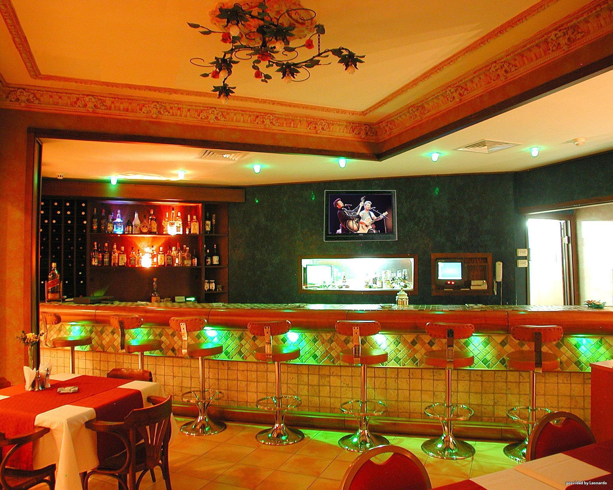 Bakirkoy Tashan Business & Airport 2*
