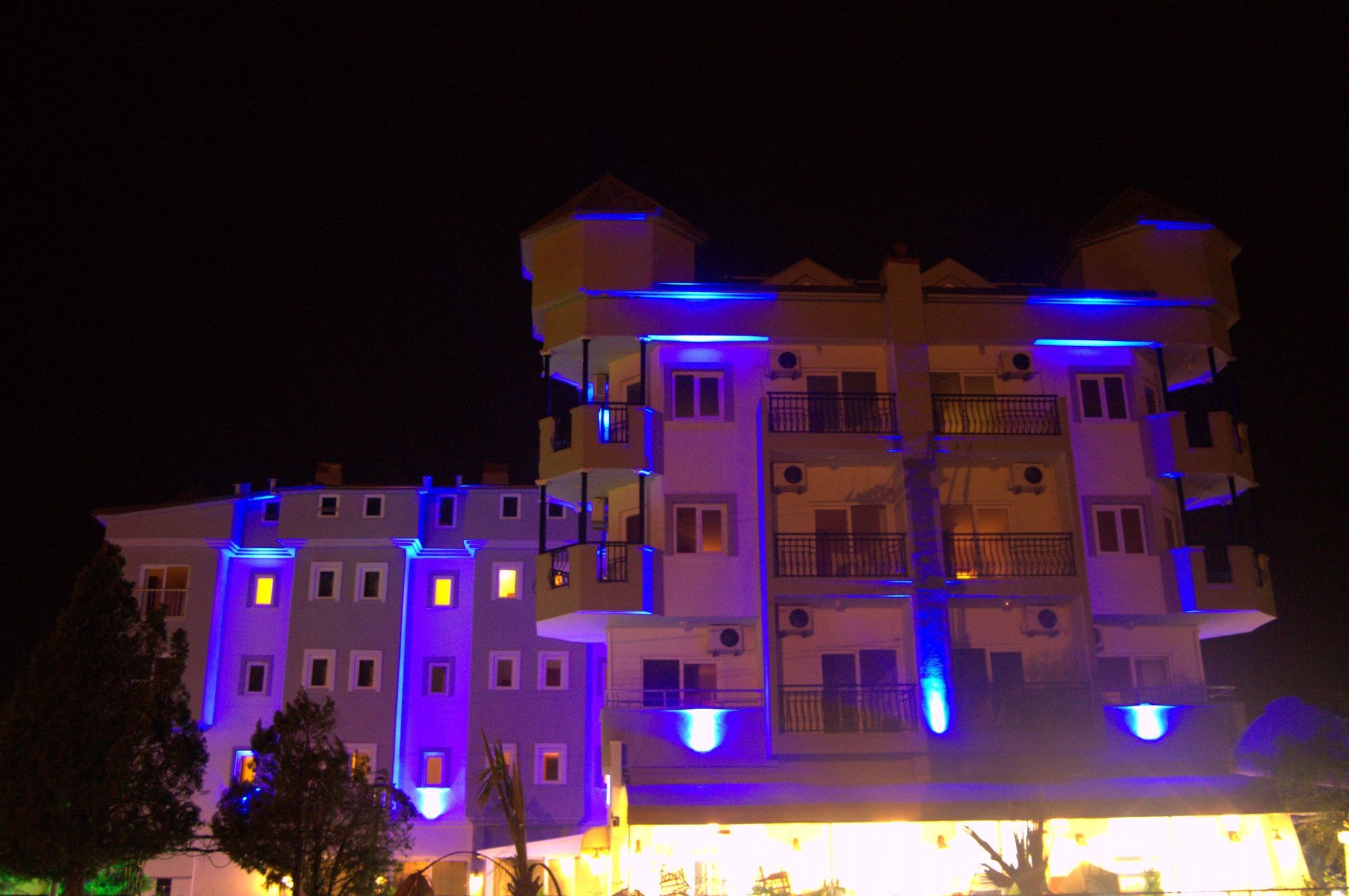Blue Park Hotel