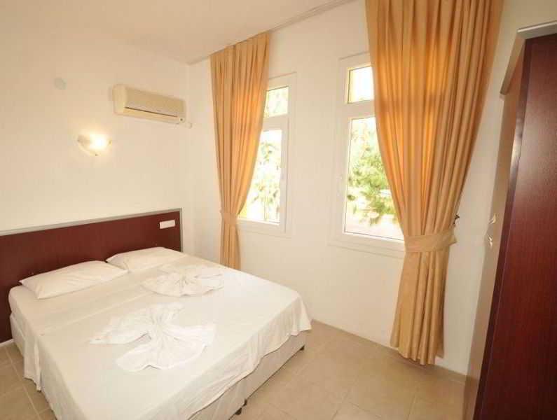 Anna Aparthotel
