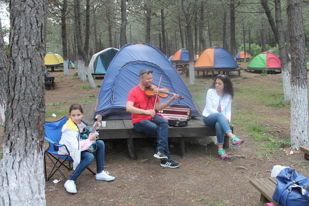 Camping *