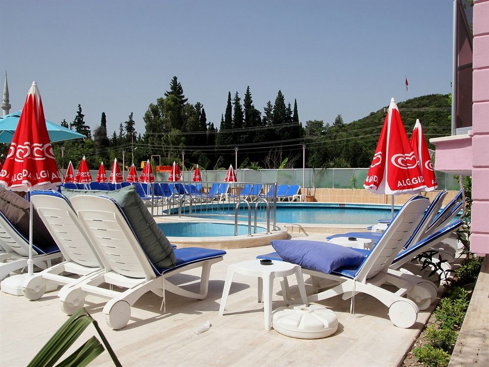 Rosy Hotel