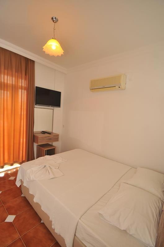 Anna Aparthotel 3*