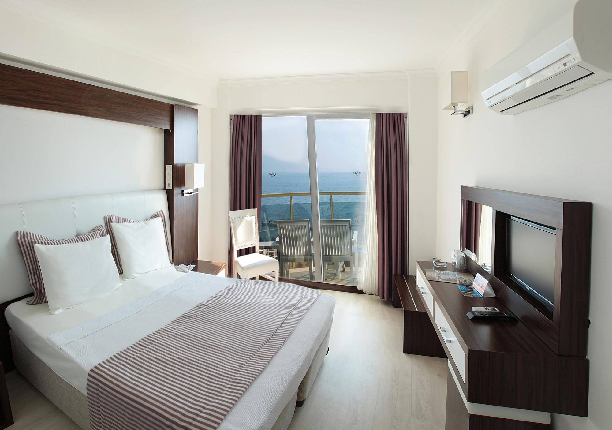 Arora Hotel 4*