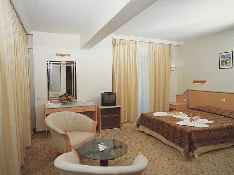 Fame Hotel 2*