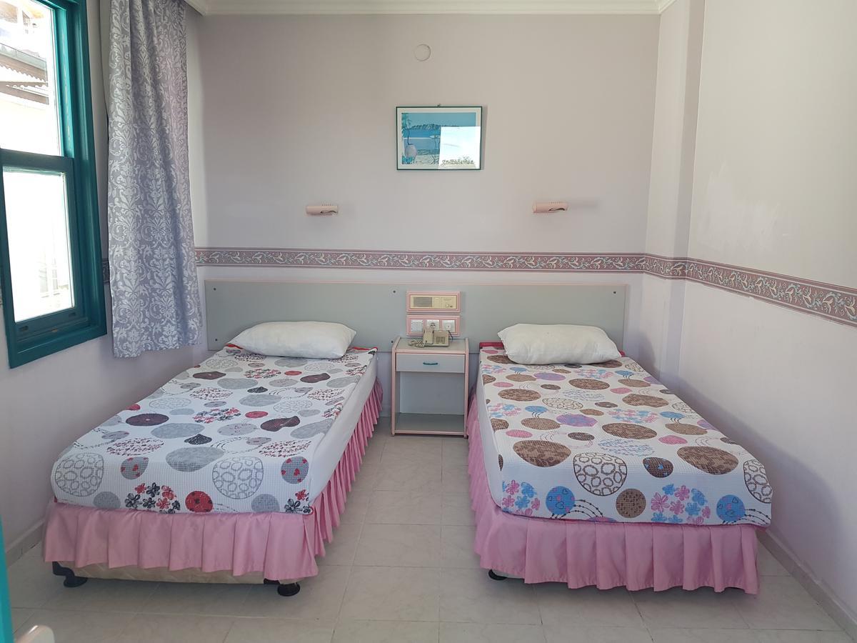 Aparthotel Lila 2*