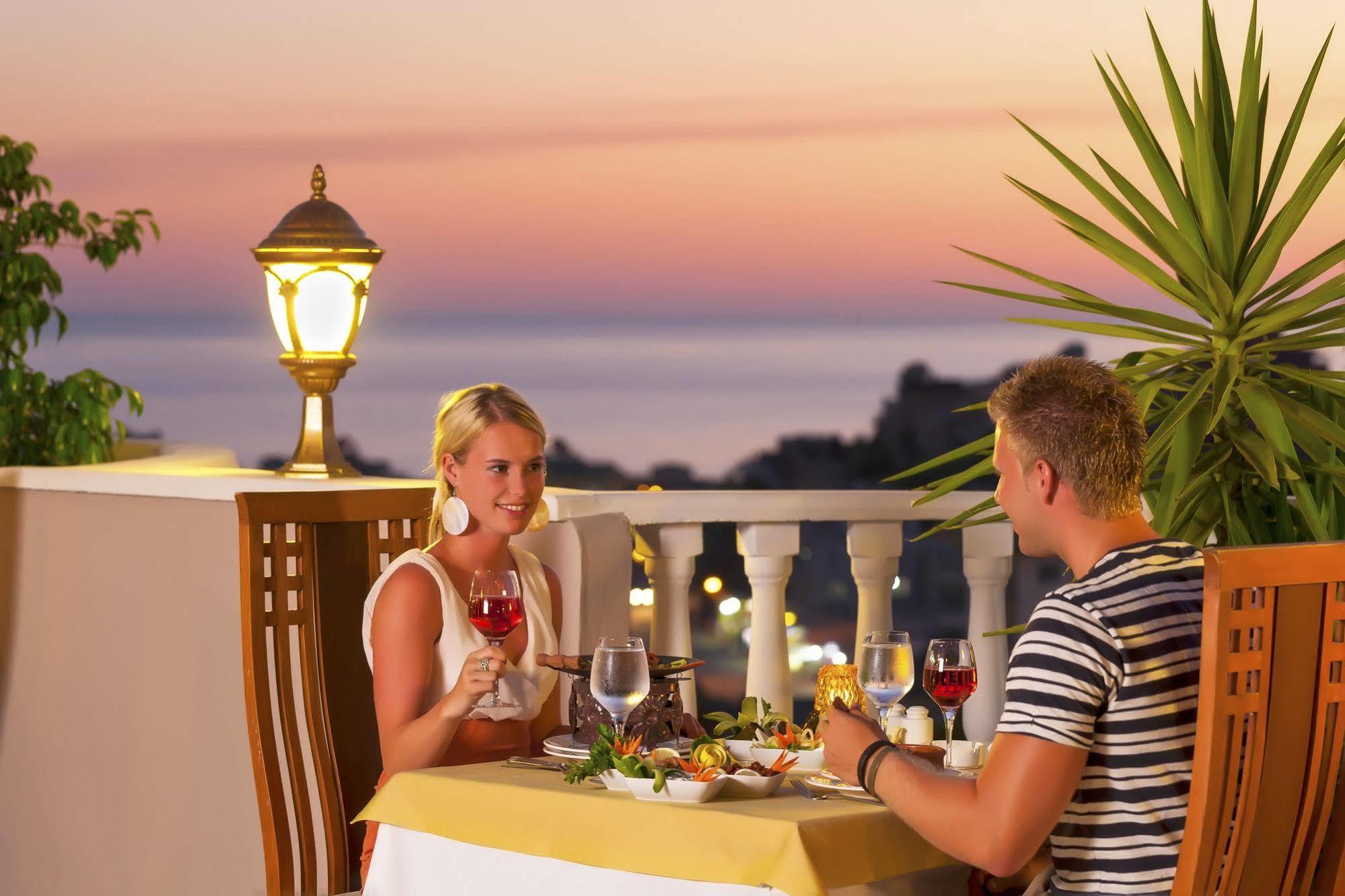 Club Paradiso 5*