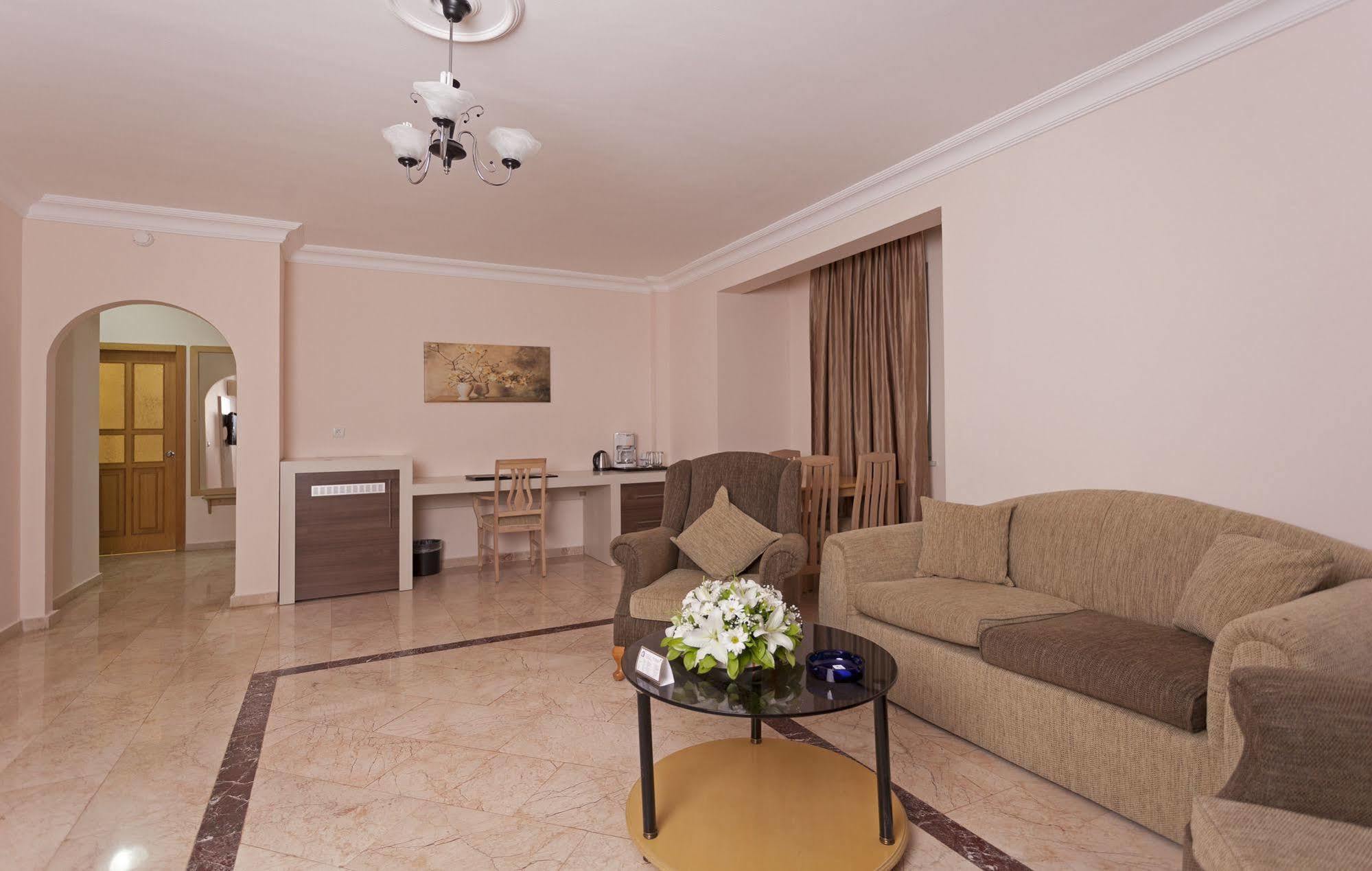 Hotel Club Paradiso 5*