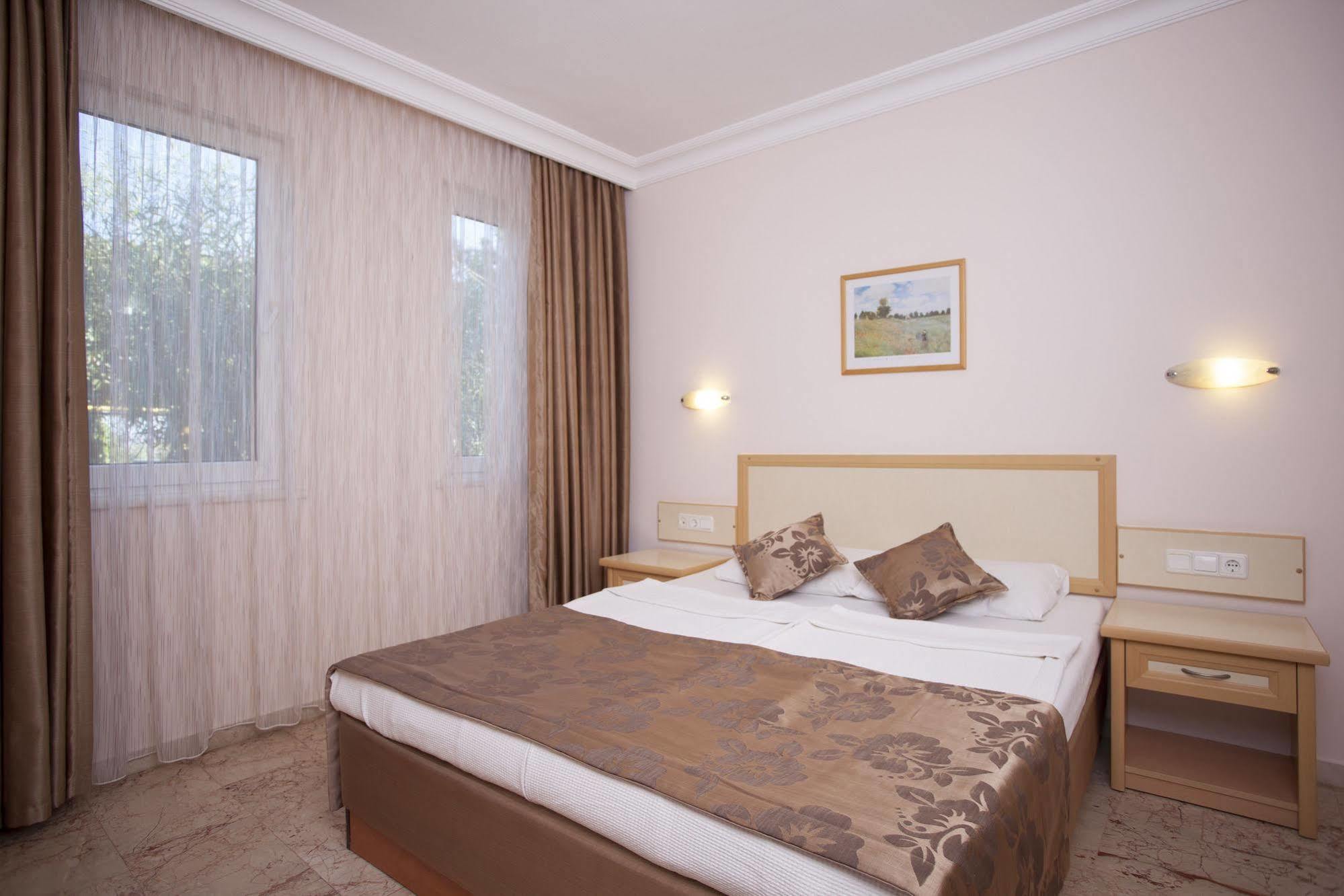 Hotel Club Paradiso 5*
