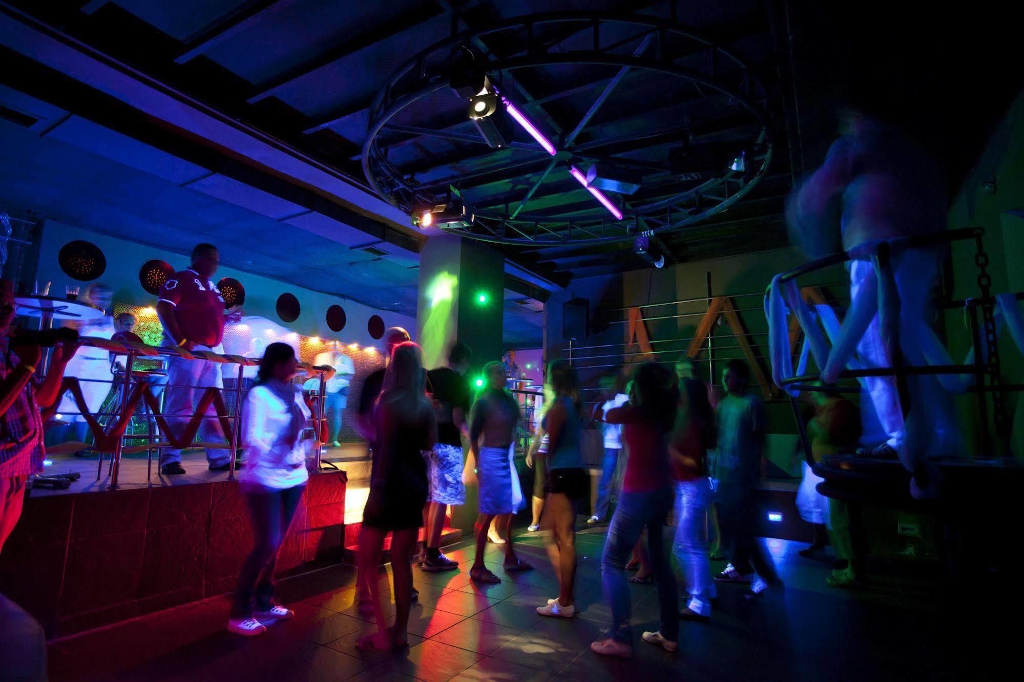 Club Paradiso Hotel