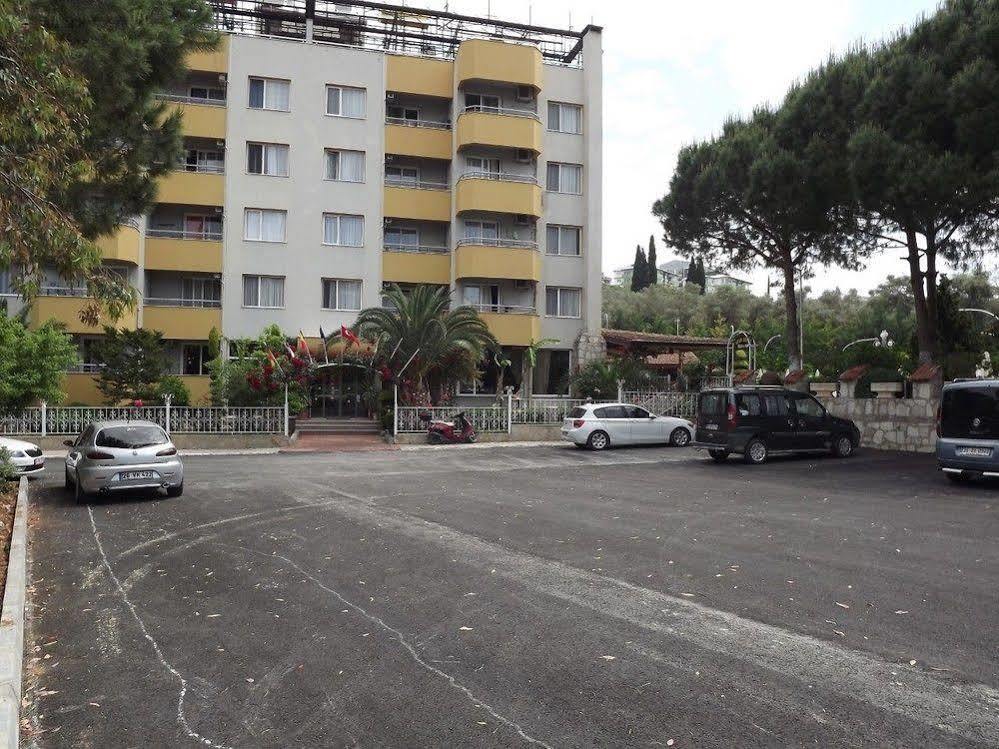 Opus Aparthotel 3*