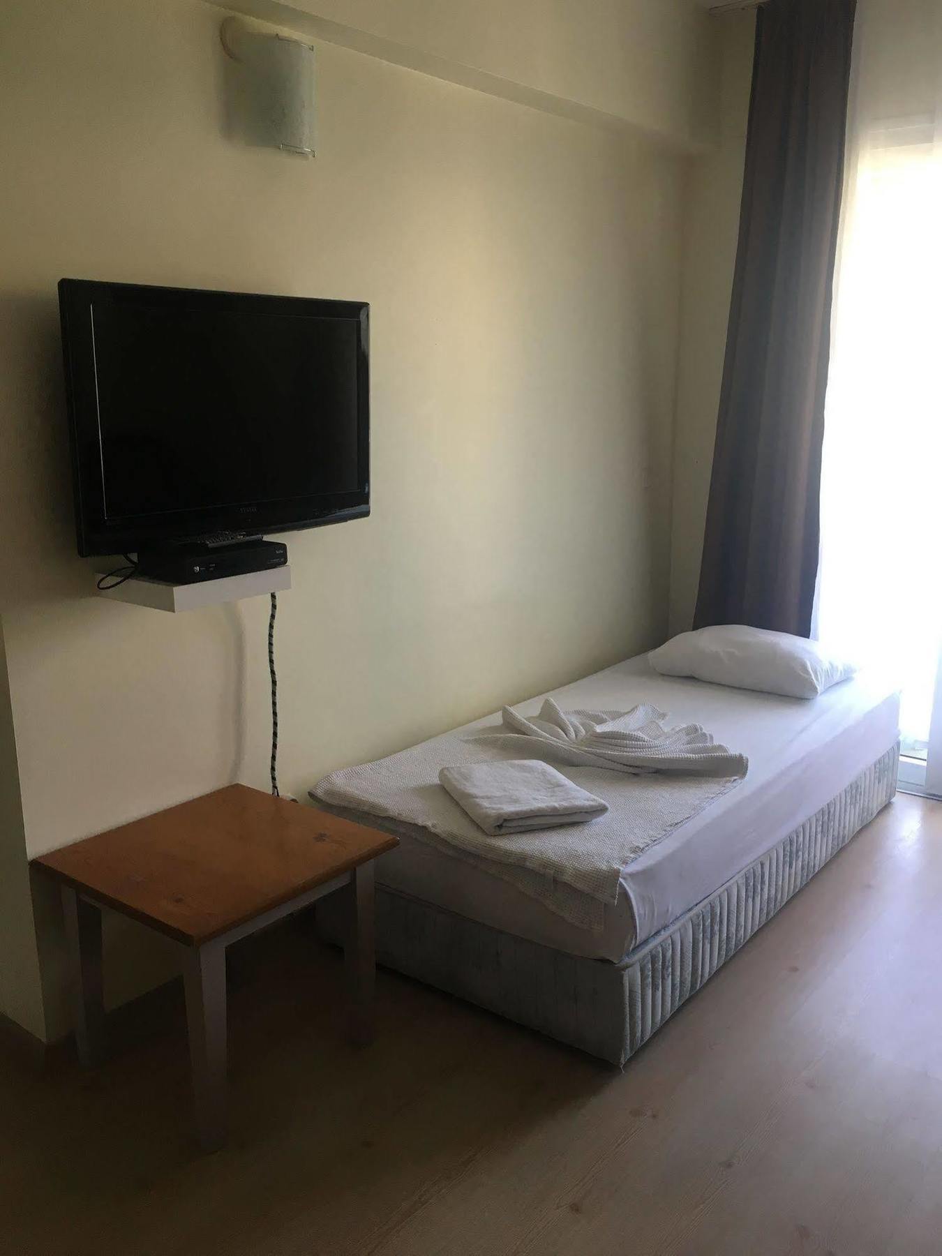 Opus Aparthotel 3*